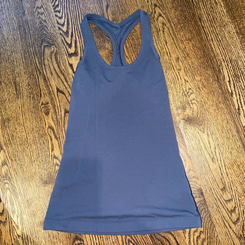 EUC - Lululemon charcoal grey CRB